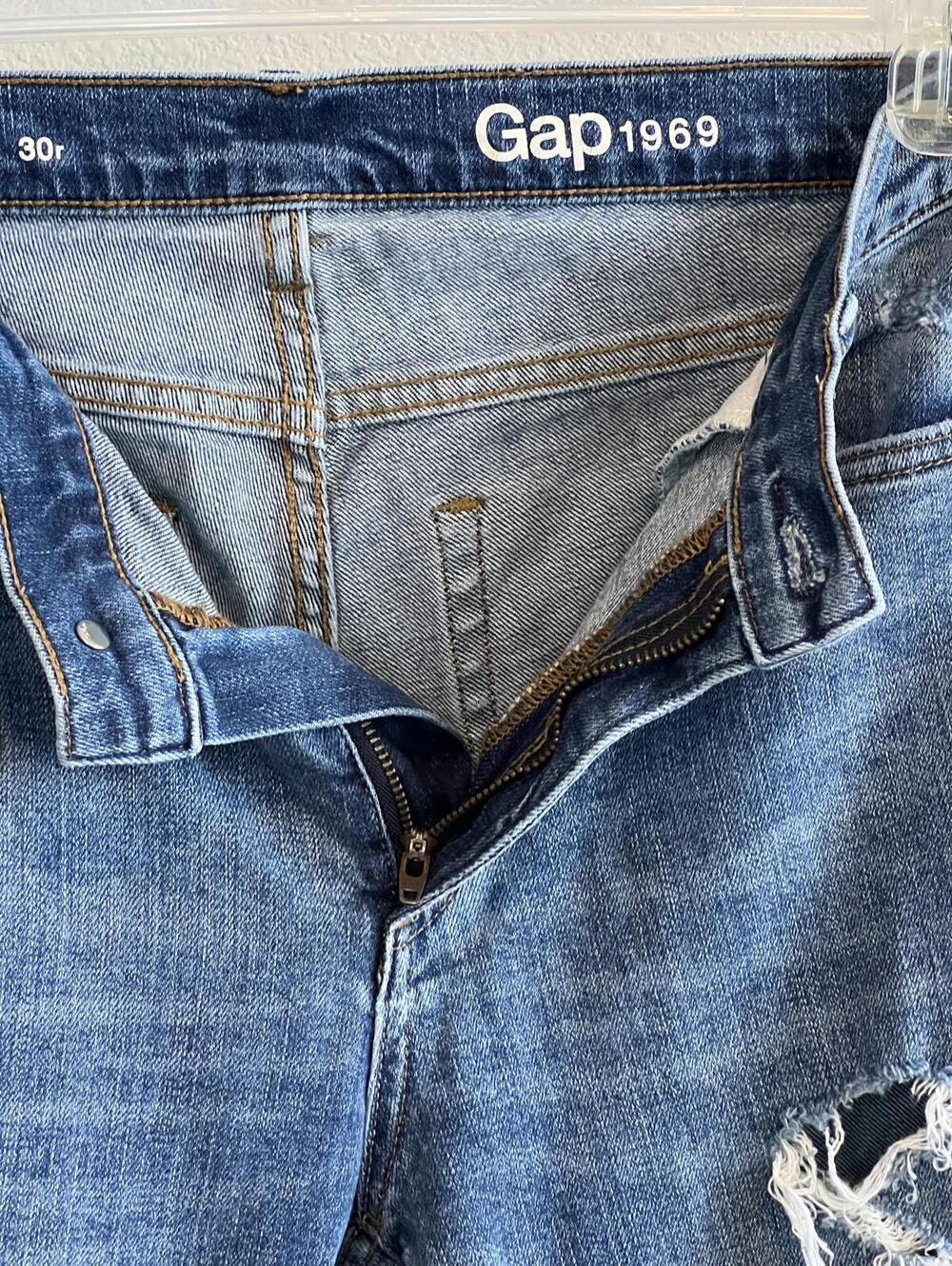 Gap Distressed Ripped Blue Jeans - Picture 2 of 3